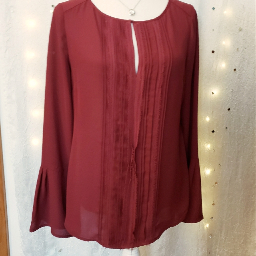 White house black market blouse size 6